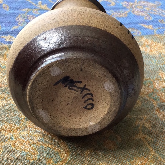 Small hand painted Tonala Mexico bud vase - Picture 4 of 5